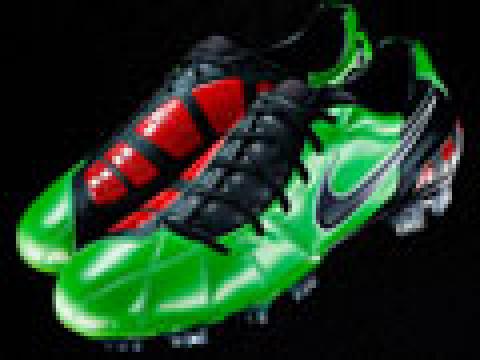 耐克Total90 Laser III新款球鞋