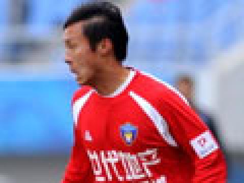 沈阳东进2010赛季主客场球衣