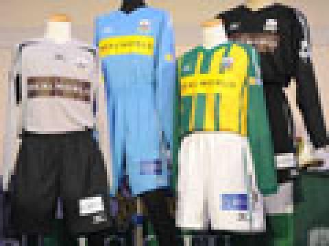 岐阜FC2010赛季主客场球衣