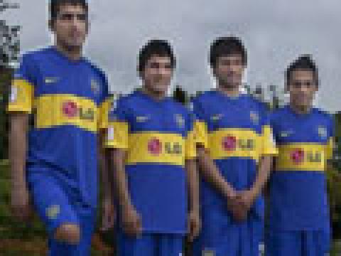 博卡青年2011-12赛季主场球衣