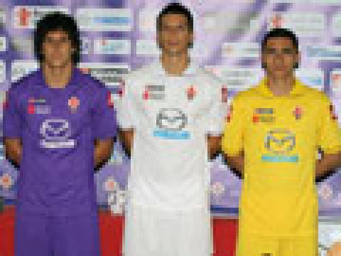 佛罗伦萨2011-12赛季主客场球衣