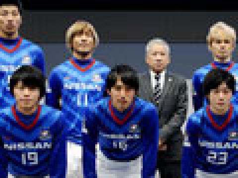 横滨水手2011赛季主客场球衣
