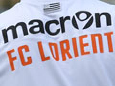 洛里昂与Macron签约三年