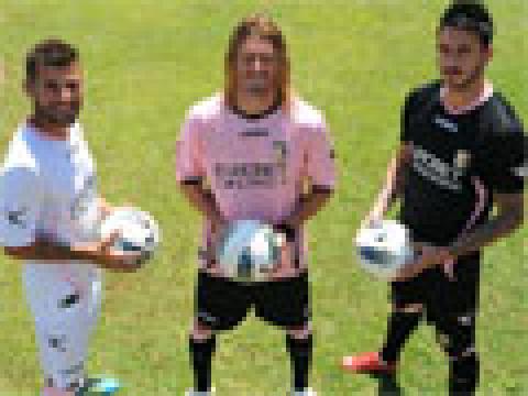 巴勒莫2011-12赛季主客场球衣