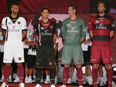 雷吉纳2011-12赛季主客场球衣