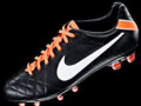 Nike联手皮克发布Tiempo Legend IV战靴