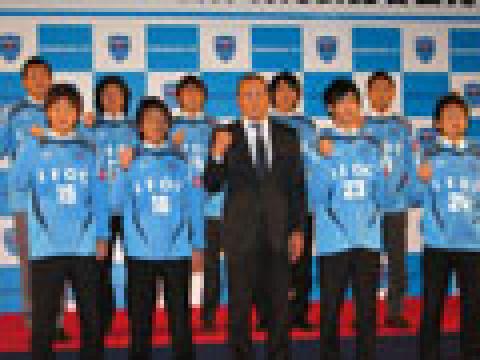横滨FC 2011赛季主客场球衣