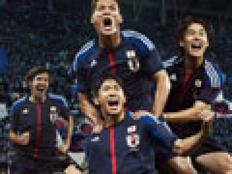 日本国家队2012-13赛季主场球衣