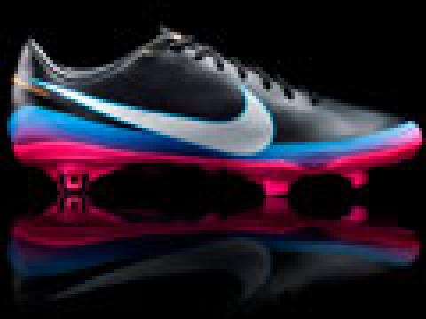 耐克 Mercurial Vapor VIII CR 战靴