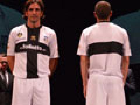 帕尔马2013-14赛季主客场球衣