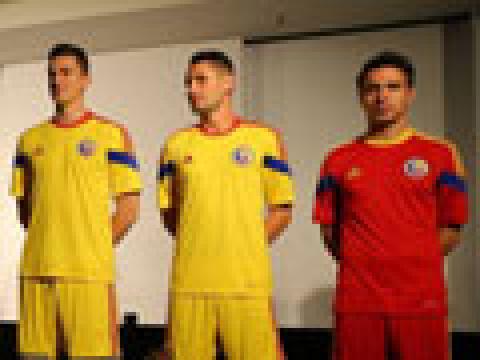 罗马尼亚国家队2014-15赛季主客场球衣