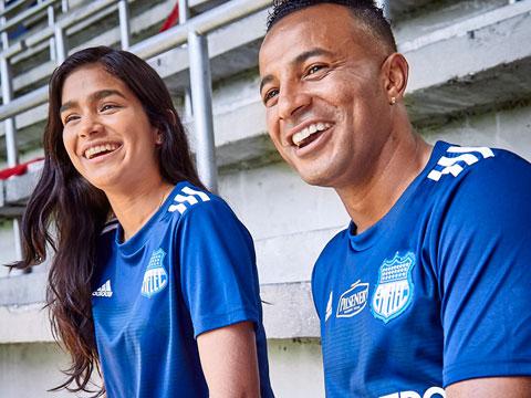 adidas × 埃梅莱克“三条纹七十年”特别球衣