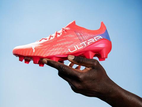 PUMA 推出全新 ULTRA 1.3 超轻足球鞋