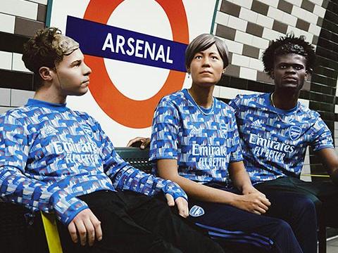 adidas × 阿森纳 × 伦敦交通局联名系列服饰
