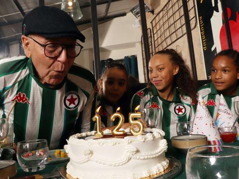 红星俱乐部 125 周年纪念球衣