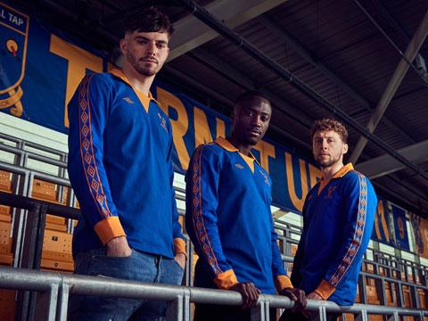 Umbro × 什鲁斯伯里城 1970 年代复古球衣