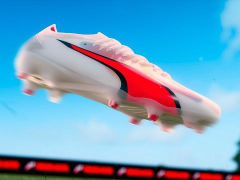 PUMA 发布全新一代 ULTRA 足球战靴